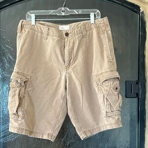 GAP Tan Cargo Shorts Versatile Design